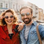 Brille kaufen auf dem Sofa – via Hartlauer Onlineshop