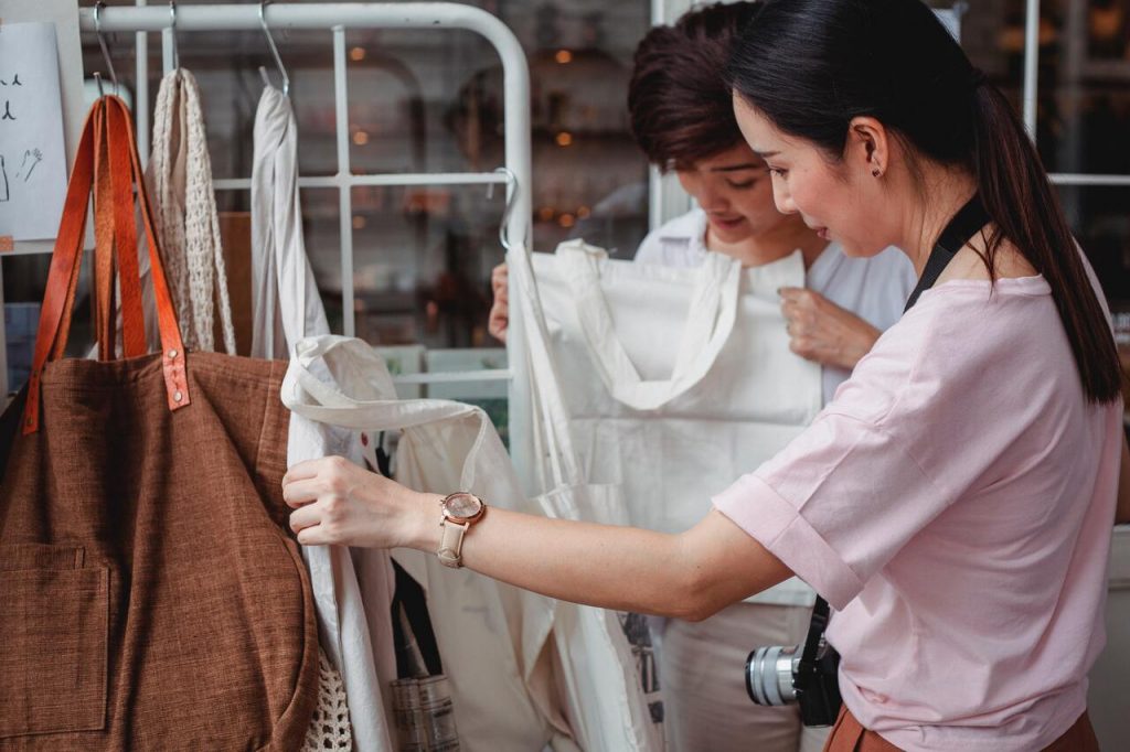 Umweltbewusstsein im Kleiderschrank: Mit diesen Apps nachhaltig und stylish shoppen