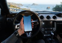 Smartphone-Integration im Auto: Praktische Tipps und Anleitungen für eine nahtlose Verbindung und sicheres Fahrerlebnis Smartphone-Integration im Auto: Praktische Tipps und Anleitungen für eine nahtlose Verbindung und sicheres Fahrerlebnis