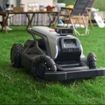 TRON: KI-RASENMÄHER