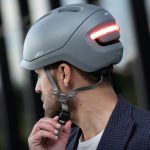 Neon: Fahrradhelm mit Bremslicht