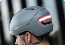 Neon: Fahrradhelm mit Bremslicht