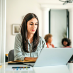 Experten warnen: Software-Overload bremst aus