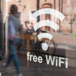 Sicher unterwegs: Öffentliches WLAN richtig nutzen