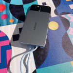 Ugreen MagFlow Air Magnetic Power Bank im Test: Die magnetische Powerbank erreicht im Einzeltest eine Wertung von 89,7 Prozent.